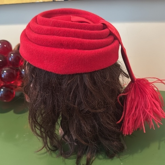 Burdines Vintage red wool hat withh red feathers - Picture 2 of 7